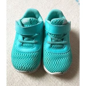 Toddler Nike Tennis Shoe